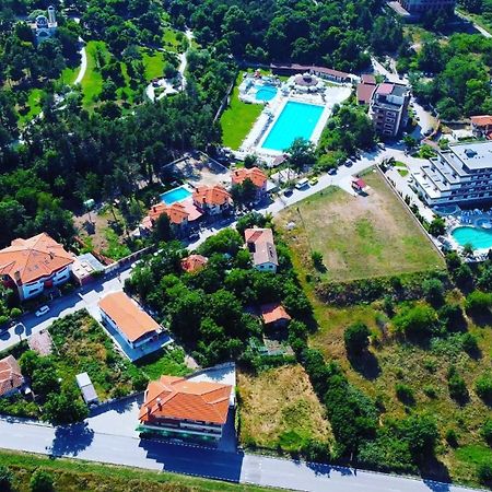 D Villa 米内拉尔尼巴尼 外观 照片